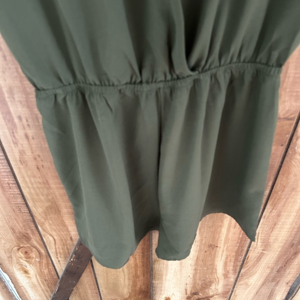NWT Iris Olive Green Romper Size Large - Picture 7 of 11